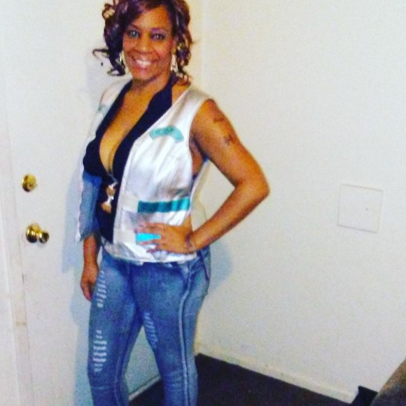 Meet your Posher, Andrea - Picture 1 of 1